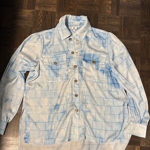 Women’s Gil Santucci Blue and White Patterned shirt